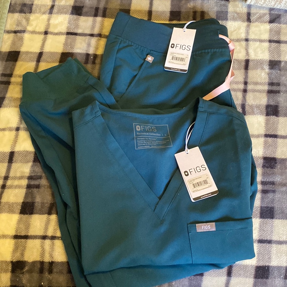 Figs set new with tags